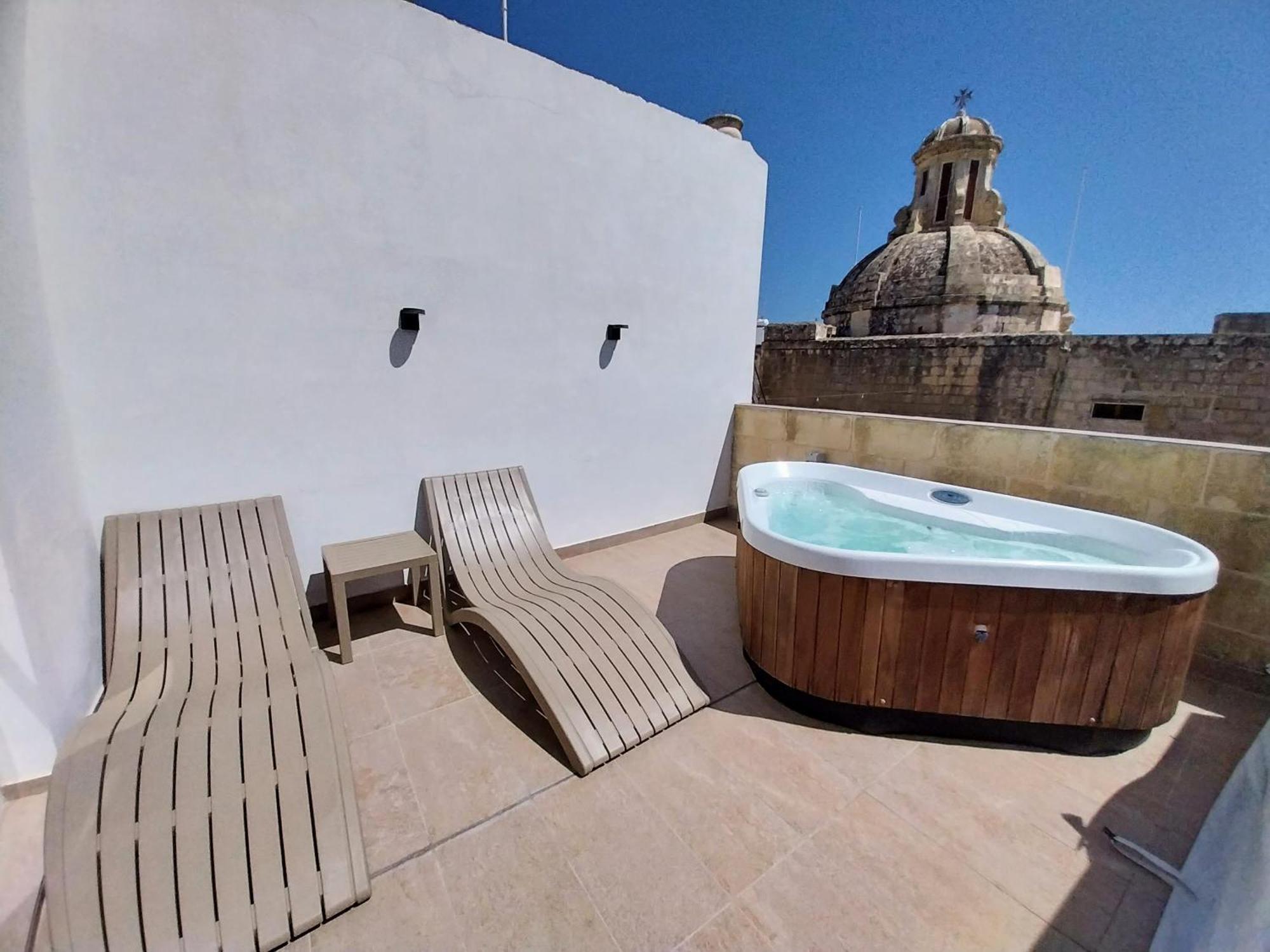 Pjazza Suites Boutique Hotel By Cx Collection Siggiewi Exterior photo